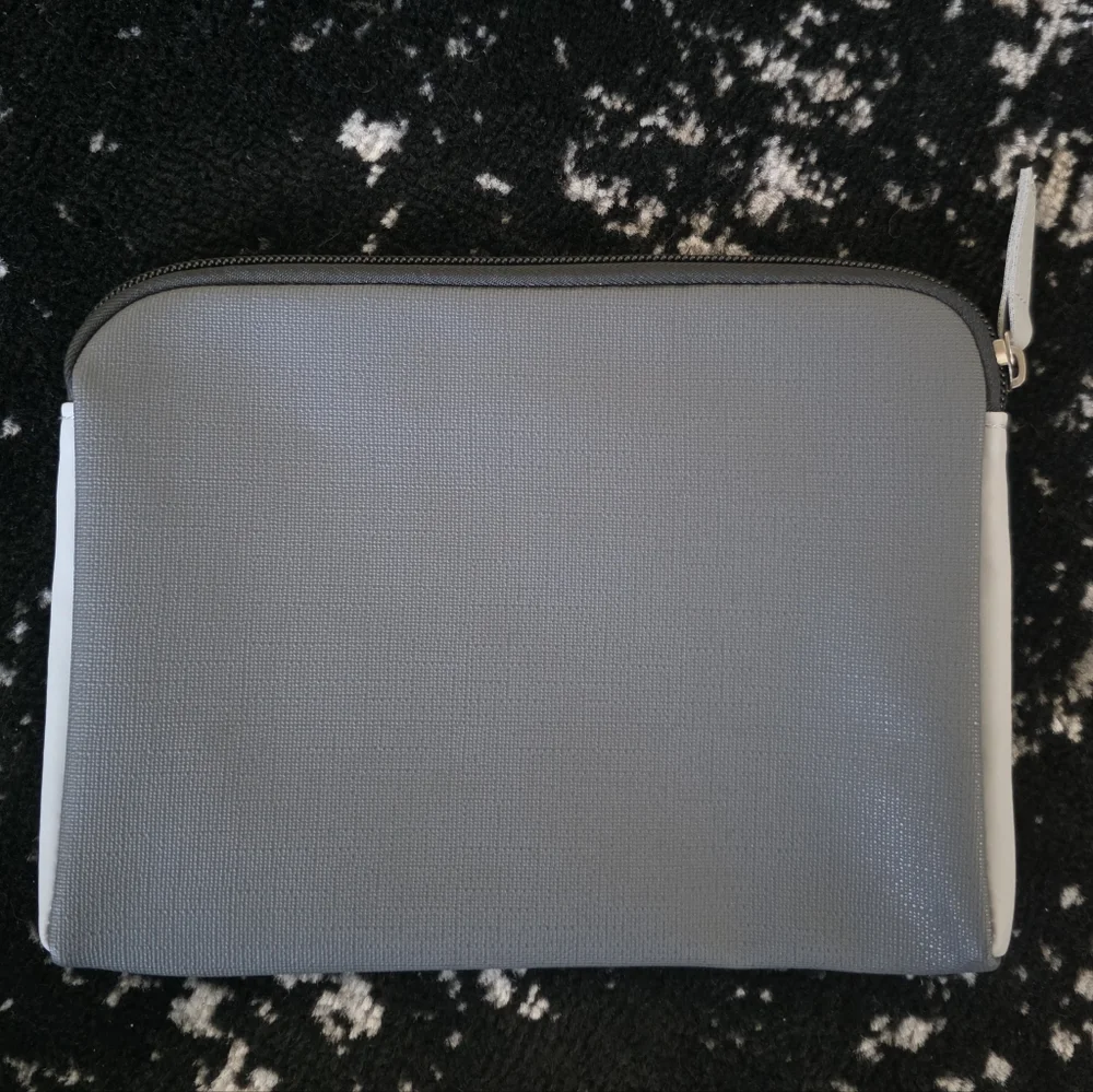 TUMI Gray Zip‎ Pouch Soft Sided Travel Case Toiletry Bag